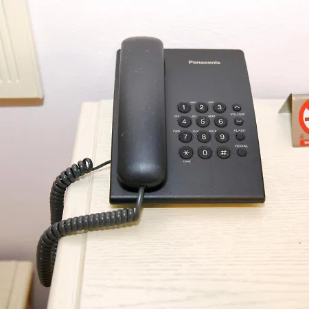 德雷瑞餐厅酒店 4* 地拉那