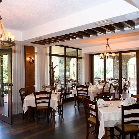 Restaurant Dreri ホテル ティラナ
