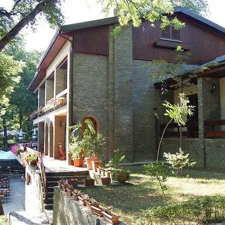 德雷瑞餐厅酒店 4* 地拉那